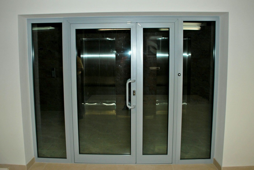 Алюминиевая дверь 700×2100 мм. Алюминиевая дверь 700×2100 мм.
